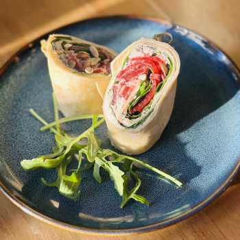 Mini tortille z marynowanym burakiem